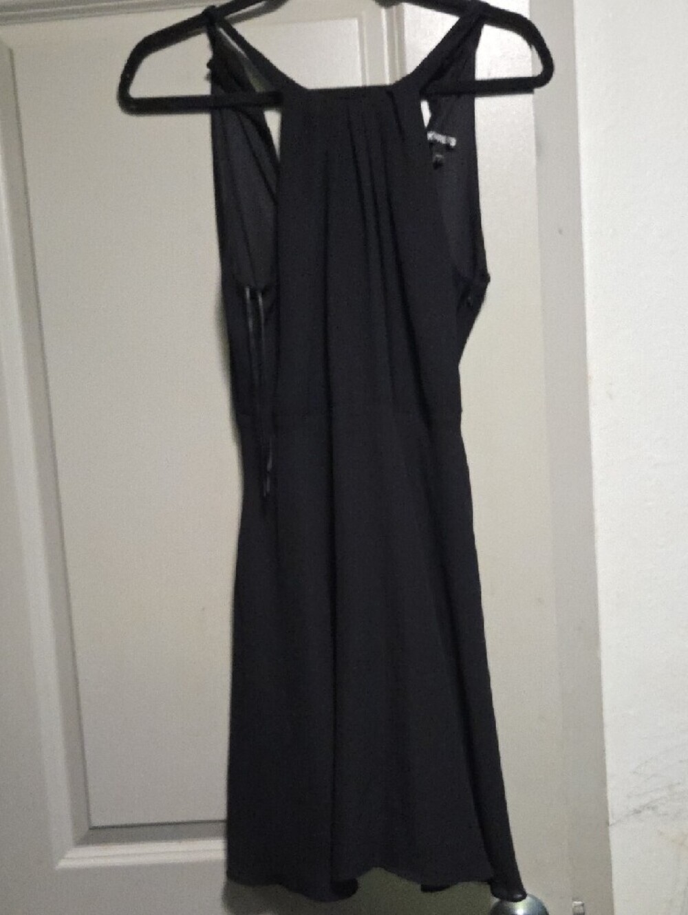 Express Black Sleeveless V‑Neck Midi Dress - Picture 4 of 7
